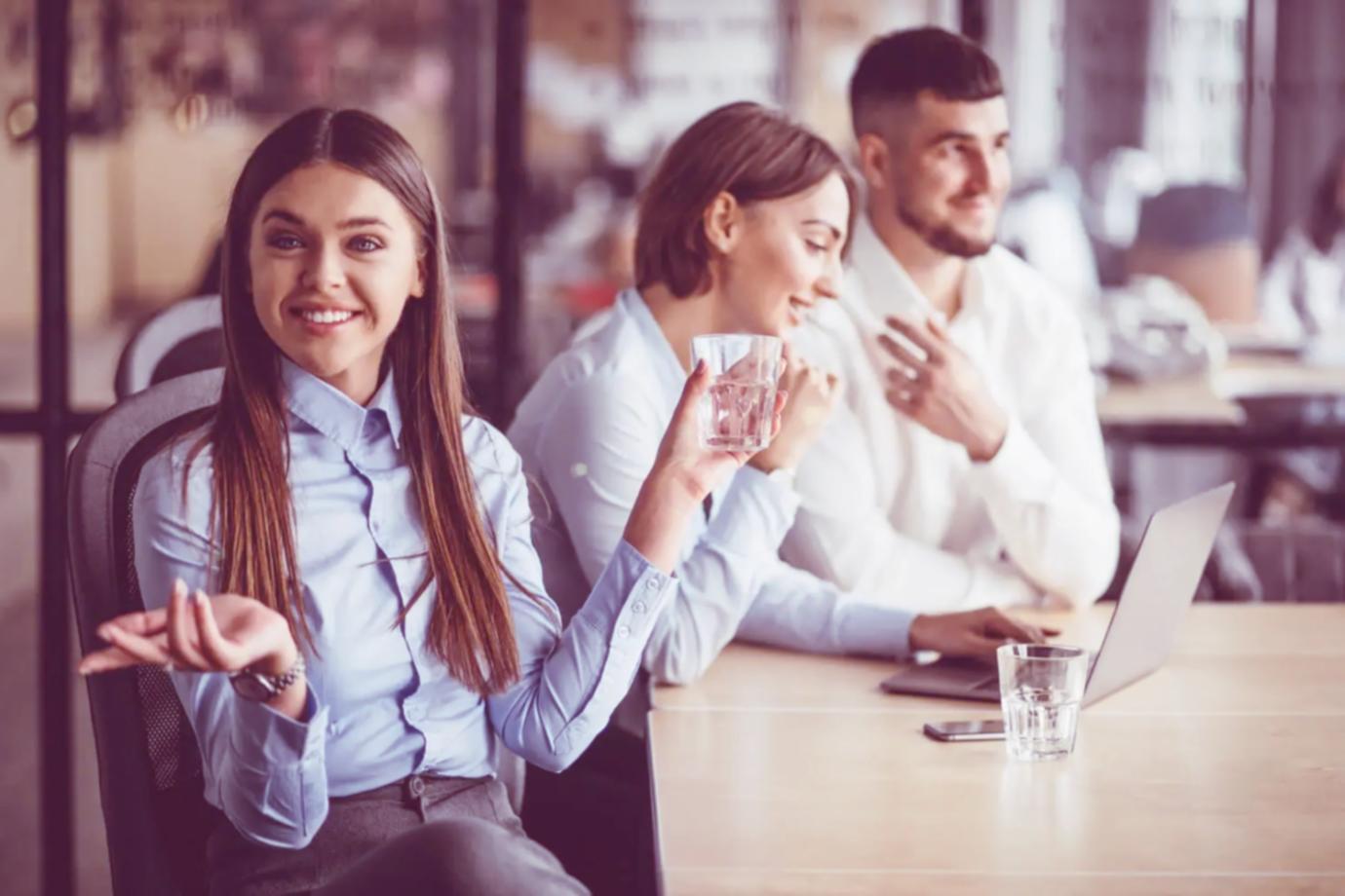 Sesión práctica de presupuestación operativa con análisis de datos financieros